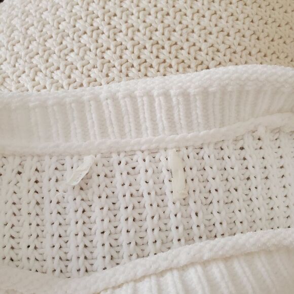 Caslon Stitch Detail Chenille Crewneck Sweater size Small in White - Picture 10 of 11